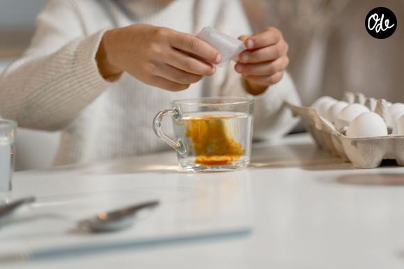 D'autres compléments naturels comme les huiles essentielles ou le thé renforcent cet effet assainissant.