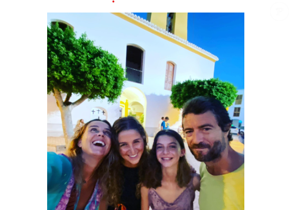 Marine Vignes, son mari Marc-Antoine Colonna, leur fille Tess et Nina, la fille de Marine et Nagui