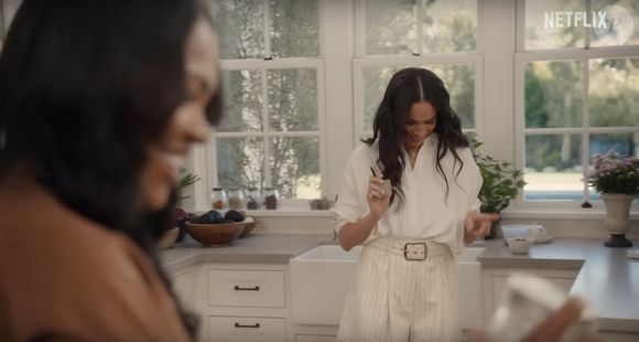 Los Angeles, CA - Le prince Harry se blottit contre Meghan Markle dans la première bande-annonce de son nouveau programme Netflix With Love, Meghan/ La série Netflix, dont la première était prévue pour le 15 janvier 2025, marque une nouvelle étape personnelle pour Meghan, 43 ans, en tant qu'animatrice et productrice exécutive. (Backgrid UK/ Bestimage).