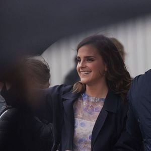 Emma Watson arrive au défilé de la maison Prada lors de la fashion week de Milan le 22 février 2024.

© Imago / Panoramic / Bestimage