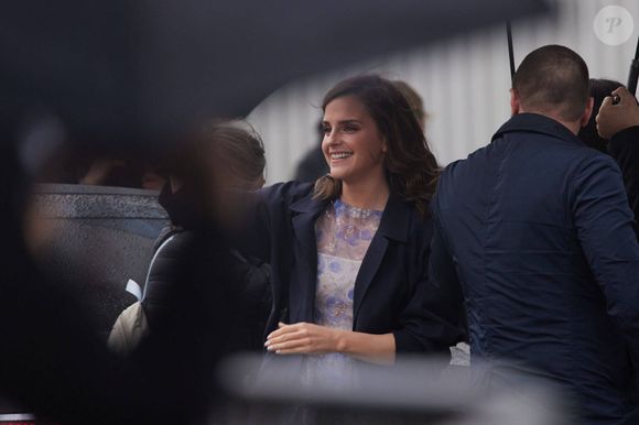 Emma Watson arrive au défilé de la maison Prada lors de la fashion week de Milan le 22 février 2024.

© Imago / Panoramic / Bestimage