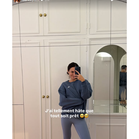 "J'ai tellement hâte que tout soit prêt", commente-t-elle ensuite, avant de promettre une visite à ses abonnés. 

Diane Leyre montre des nouvelles images de son appartement à Paris.