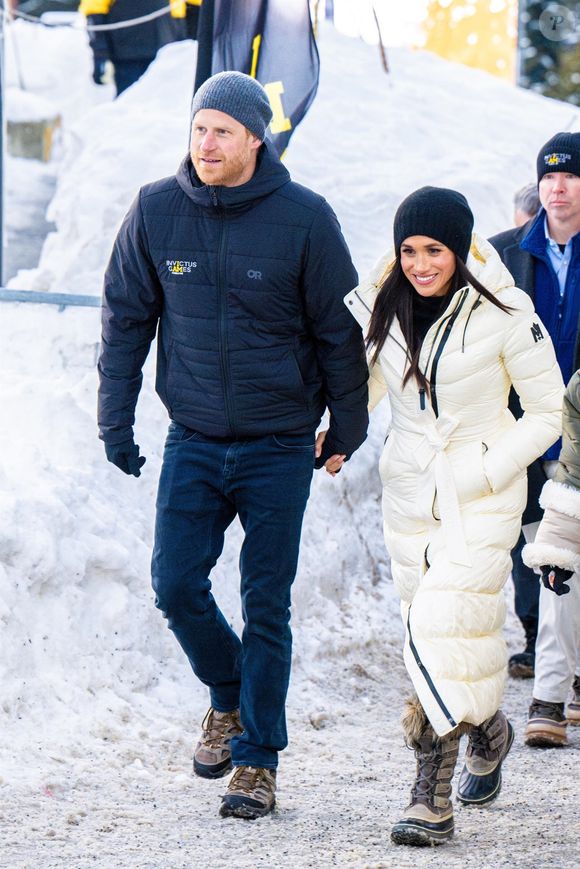 Le prince Harry et Meghan Markle font une apparition à la cérémonie d'accueil de Whistler lors des Jeux Invictus Vancouver Whistler 2025. Le couple a rejoint les athlètes et les supporters à Vancouver, au Canada, le 10 février 2025, pour lancer les prochains jeux ©Backgrid USA / Bestimage