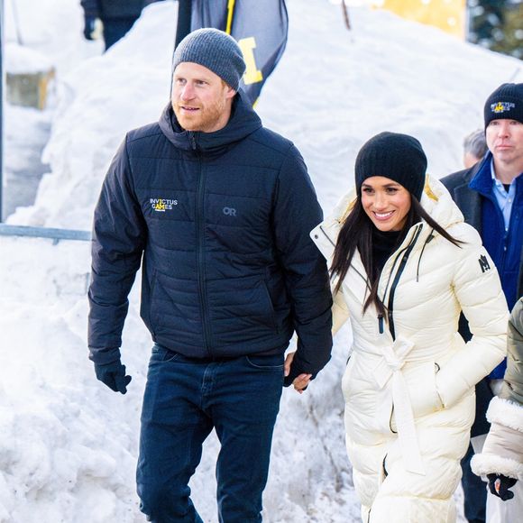 Le prince Harry et Meghan Markle font une apparition à la cérémonie d'accueil de Whistler lors des Jeux Invictus Vancouver Whistler 2025. Le couple a rejoint les athlètes et les supporters à Vancouver, au Canada, le 10 février 2025, pour lancer les prochains jeux ©Backgrid USA / Bestimage