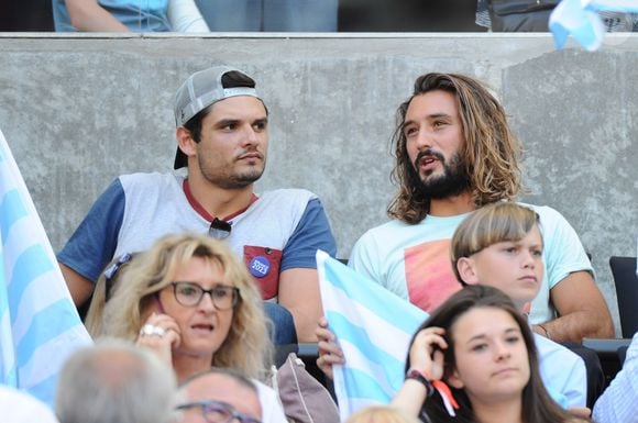 Florent Manaudou et Jeremy Frérot assistent à la demi-finale du Top 14 "Clermont - Racing 92" au stade Vélodrome à Marseille, le 27 mai 2017.