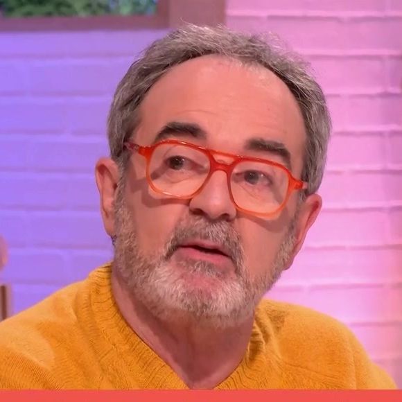 "Je me suis embourgeoisé par rapport à avant", a-t-il notamment déclaré.

Bruno Solo était invité le 27 janvier 2026 de l'émission "Les Maternelles XXL", diffusée sur France 5.
 
Capture d'écran de l'émission "Les Maternelles XXL" diffusée sur France 5.