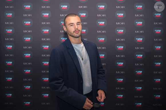Sa dernière participation a été marquée par une polémique liée à un clash entre Inès Reg et Natasha St-Pier.

Anthony Colette au photocall de l'inauguration officielle du labo immersif TOI à l'hôtel Marriott à Paris le 17 septembre 2025.

© Florian Lavielle / Bestimage