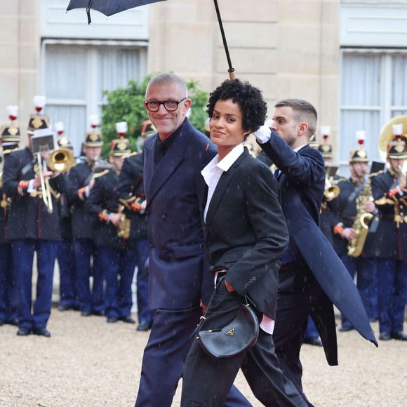 Vincent Cassel et sa compagne Narah Baptista - Arrivées des personnalités au dîner d’État en l’honneur du président brésilien et de sa femme au palais présidentiel de l’Élysée à Paris, France, le 5 juin 2025. © Jacovides-Moreau/Bestimage