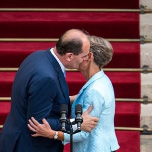 Passation de pouvoirs entre l’ancien Premier ministre français, Jean Castex et à la nouvelle Première ministre française, Elisabeth Borne à l Hôtel de Matignon à Paris, France, le 16 mai 2022. © Gabrielle Cezard/Pool/Bestimage