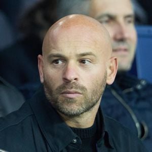 "Il a cru qu’il pouvait se permettre de..." : cette phrase cinglante vise Franck Gastambide, accusé d’avoir manqué de respect à une figure emblématique de la saga "Taxi".

Franck Gastambide - People en tribunes lors du match de championnat de Ligue 1 Uber Eats opposant le Paris Saint-Germain (PSG) au RC Lens (3-1) au Parc des Princes à Paris. © Cyril Moreau/Bestimage