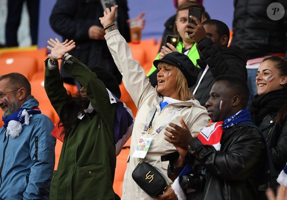 Souhaitant monter un tiers-lieu, elle avait trouvé un endroit parfait dans leur ville de Mâcon.

Antoine Griezmann mère Isabelle et sa sœur Maud (à droite) pendant le match de la Coupe du Monde de la FIFA 2018 en Russie, France contre Pérou dans le stade d'Ekatarinenburg, Ekatarinenburg, Russie le 21 juin 2018. Photo Christian Liewig/ABACAPRESS.COM