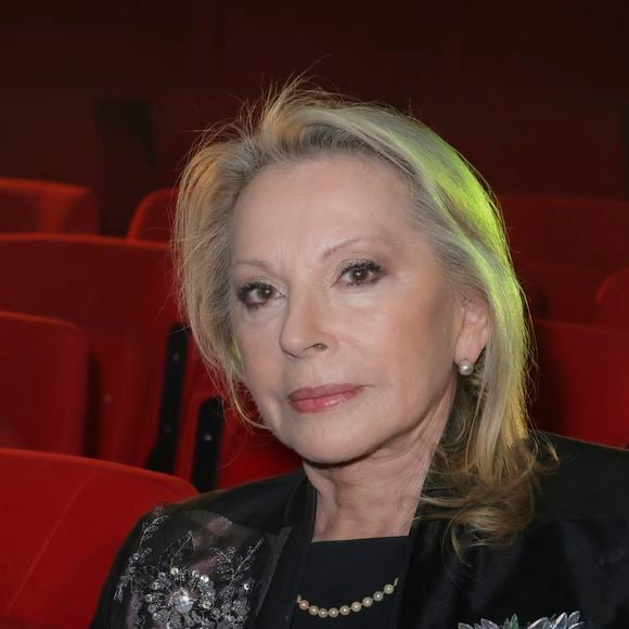 Véronique Sanson - Michel Fugain et Véronique Sanson se décorent mutuellement de l'Ordre des Arts et des Lettre à l'occasion du concert de Michel Fugain et de sa femme Sanda à Bobino, Paris le 27 janvier 2025. © Jack Tribeca / Bestimage