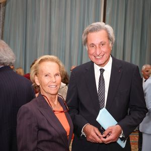 Christine Ockrent et Patrick de Carolis également

Exclusif - Christine Ockrent et Patrick de Carolis - Quelques semaines après avoir ouvert la Journée de l'Assemblée nationale dédiée à l'Engagement, le samedi 11 avril 2026, M.Ladreit de Lacharrière a reçu Y.Braun-Pivet pour un prestigieux dîner du Cercle de la Revue des Deux Mondes, le 8 juin 2026. 
© Jack Tribeca / Bestimage
