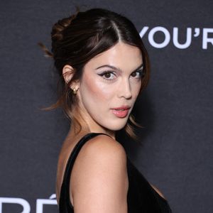 Iris Mittenaere au défilé " L' OREAL " Collection Prêt-à-Porter Printemps-Été 2026 lors de la Fashion Week de Paris (PFW), le 29 Septembre 2025. Crédit Denis Guignebourg / Bestimage