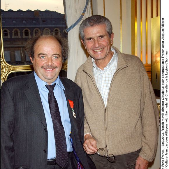 © Serge Arnal/ABACA Paris-France, 16/09/2003. Le réalisateur français Claude Lelouch félicite l'acteur français Jacques Villeret honoré par le ministre français de la Culture Jean-Jacques Aillagon de la médaille de Chevalier de la Légion d'honneur