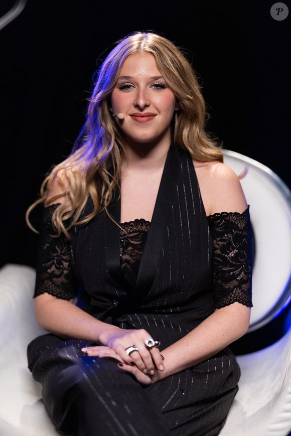 Helena fait elle aussi partie des invités

Exclusif - Helena lors de l'enregistrement de l'émission "La chanson secrète N°14", présentée par Nikos Aliagas et diffusée le 26 décembre sur TF1, à Paris le 9 décembre 2025. © Jacovides-Moreau/Bestimage