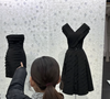 Le 21 mars, en story, l'humoriste a partagé un cliché de sa fille Lila, avec qui il a visiblement partagé un moment culturel à la fondation Azzedine Alaïa, à Paris. 

La fille de Jamel Debbouze en story du compte Instagram du comédien.