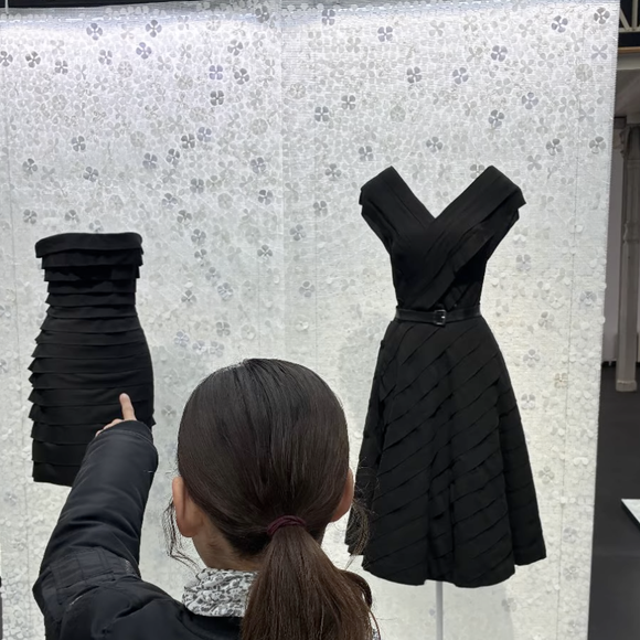 Le 21 mars, en story, l'humoriste a partagé un cliché de sa fille Lila, avec qui il a visiblement partagé un moment culturel à la fondation Azzedine Alaïa, à Paris. 

La fille de Jamel Debbouze en story du compte Instagram du comédien.
