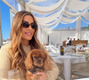 Elle s'est donc sentie oppressée
 Marie de "Mariés au premier regard 2025" avec son chien, sur Instagram, le 16 mars