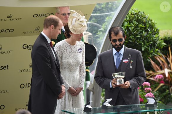 Il avait acheté la villa Camélia au début des années 2000. Située au bord de mer, elle est l’une des plus anciennes de la ville.

Le prince William, Kate Catherine Middleton, duchesse de Cambridge, et le prince Mohammed ben Rachid Al Maktoum - La famille royale d'Angleterre au deuxième jour des courses hippiques "Royal Ascot". Le 15 juin 2016 © AGENCE / BESTIMAGE