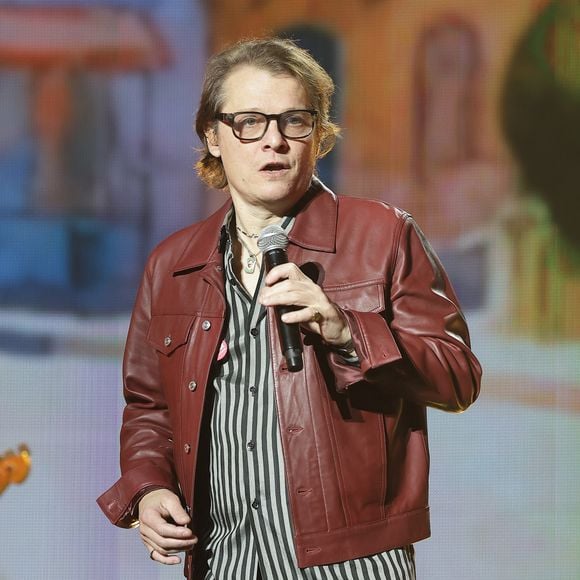 Le mari de Stéphanie poursuit sa réflexion en assumant pleinement l’affrontement avec ce qu’il perçoit comme une élite prescriptrice, persuadée de détenir le bon goût et la vérité culturelle 

Exclusif - Bénabar lors du concert du gala de Noël de l'association Tout le monde contre le cancer fête ses 20 ans diffusé le 24 décembre sur M6 à l'Adidas Aren Porte de la Chapelle à Paris, France, le 4 décembre 2025. © Coadic Guirec/Bestimage