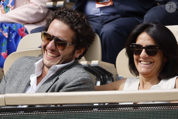 Alexandre Kominek est heureux avec Florence Foresti et c'est tout ce qui compte

Florence Foresti et son compagnon Alexandre Kominek - People dans les tribunes lors des Internationaux de France de Tennis de Roland Garros 2022 à Paris le 29 mai 2022. © Cyril Moreau/Bestimage