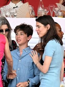 Charlotte Casiraghi de sortie avec son fils Raphaël, qui ressemble beaucoup à son papa Gad Elmaleh !