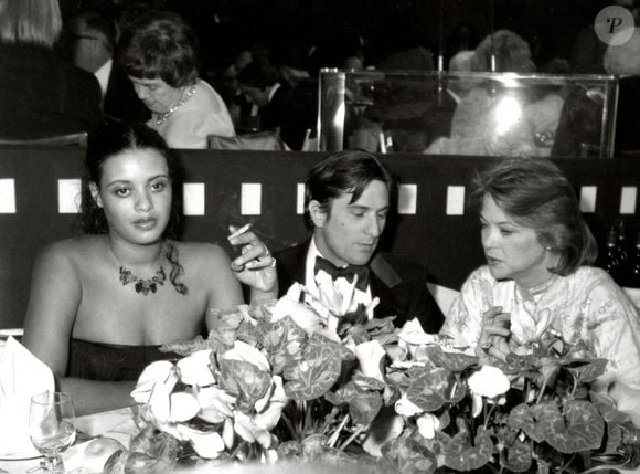 Robert de Niro et son épouse Diahnne Abbott avec Louise Fletcher. © Globe Photos via
Zuma/ABACAPRESS.COM