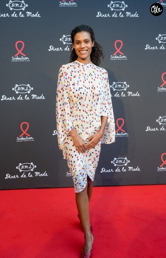 Cette collecte de fonds reste essentielle pour poursuivre le combat contre le virus. 

Tina Kunakey au dîner de la mode Sidaction 2026 au lycée Carnot à Paris 

© Anne-Sophie Guebey / Bestimage