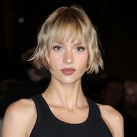 Angèle dans le viseur de la justice française : la chanteuse Belge, qui possède un appartement à Paris, sort du silence