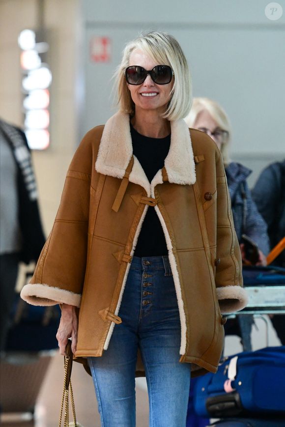 Laeticia Hallyday arrive à l’aéroport Roissy CDG le 22 novembre 2022. © Agence / Bestimage