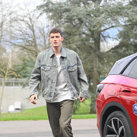 Benjamin Pavard ( France ) arrives at the National Football Center on march 18, 2024 in Clairefontaine-en-Yvelines, France. © Federico Pestellini/Panoramic/Bestimage