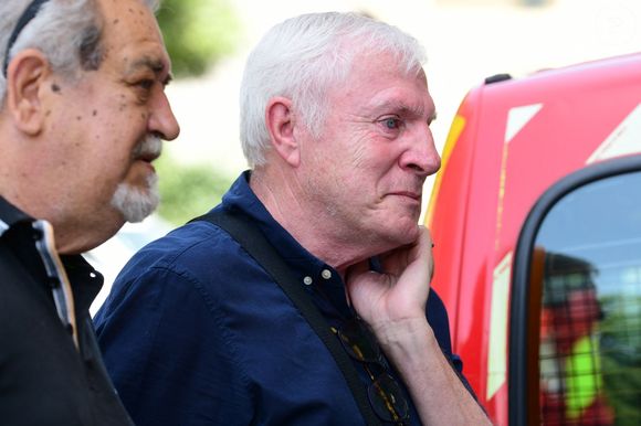 Bernard Lacombe est décédé à 72 ans et à l’image de Luis Fernandez, de nombreux sportifs étaient présents à ses obsèques

Luis Fernandez aux arrivées des Obsèques de Bernard Lacombe en l'église Saint-Louis de Fontaines-sur-Saône près de Lyon, France, le 25 juin 2025. © Romain Doucelin/Bestimage