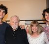 Il a posé dans les coulisses auprès de la chanteuse et de Jean-Jacques Debout avec son célèbre compagnon Germain Louvet, star de l'Opéra de Paris. 

Exclusif - Chantal Goya et Jean-Jacques Debout avec Pablo Pillaud-Vivien - Personnalités au spectacle de Chantal Goya "50 ans d'amour" au palais des Congrès à Paris le 25 mai 2025.

© Philippe Baldini / Bestimage