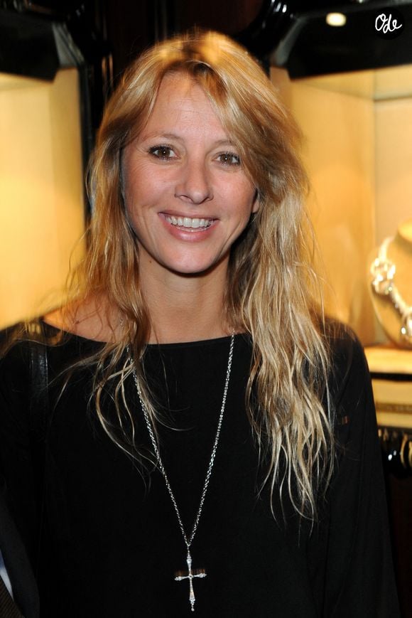 Fawaz Gruosi reçoit Sarah Poniatowski Lavoine alors qu'il présente sa nouvelle collection de bijoux 'De Grisogono' dans sa boutique à Paris, France, le 8 octobre 2009. Photo by Ammar Abd Rabbo/ABACAPRESS.COM