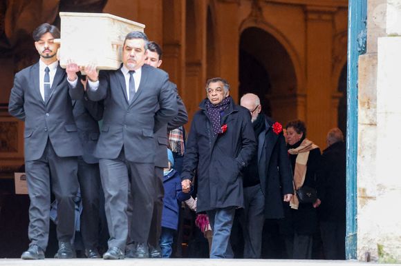 Jimmy, l'ex-compagnon de C.Laborde - Sortie des obsèques de Catherine Laborde en l’église Saint-Roch à Paris, le 6 février 2025. Décédée le 28 janvier 2025 à l'âge de 73 ans, l'ancienne présentatrice météo de TF1 (1988 - 2017) était atteinte de la maladie neurodégénérative à corps de Lewy. 
© Jacovides - Moreau / Bestimage