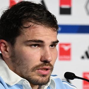 Antoine Dupont en conférence de presse à la veille du match de rugby opposant la France à l'Angleterre lors du tournoi des Six Nations au stade de France à Saint-Denis, le 13 mars 2026.

© Lionel Urman / Bestimage