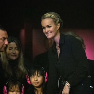 Exclusif - Laeticia Hallyday et ses filles Jade et Joy - Aftershow après le concert caritatif de Johnny Hallyday pour l'association de sa femme "La Bonne Etoile", qui vient en aide aux enfants du Vietnam, au Trianon a Paris, le 15 décembre 2013. © CYRIL MOREAU / BESTIMAGE