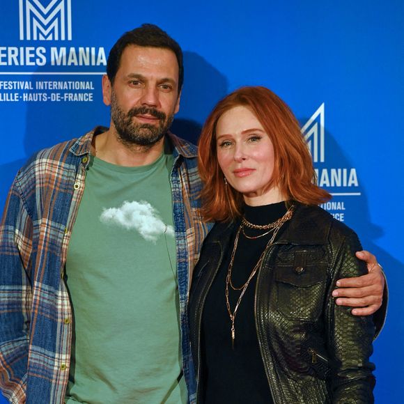 Mehdi Nebbou et Audrey Fleurot assistent au photocall HPI Saison 4 lors de la deuxième journée du Series Mania Festival le 16 mars 2024 à Lille, France. Photo par Franck Castel/ABACAPRESS.COM