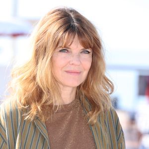 Gwendoline Hamon - Photocall de la série "Rien ne t'efface" sur la plage du Majestic lors du 8e festival Cannes Séries à Cannes, le 28 avril 2025. © Denis Guigenbourg / Bestimage