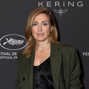 Julie Gayet n'a pas pu assister à l'enterrement de Bruno Salomone.
Julie Gayet - Photocall du dîner "Women In Motion, Kering", Place de la Castre lors du 78ème Festival International du Film de Cannes. © Olivier Borde/Bestimage