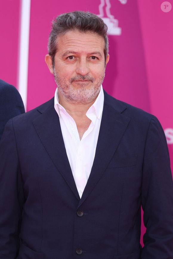 Farouk Bermouga interprète le personnage de Victor Brunet, ce méchant qu'on adore tous détester.

Farouk Bermouga - Soirée d'ouverture de la 7ème saison de "CanneSeries" à Cannes le 5 avril 2024. © Denis Guignebourg/Bestimage
