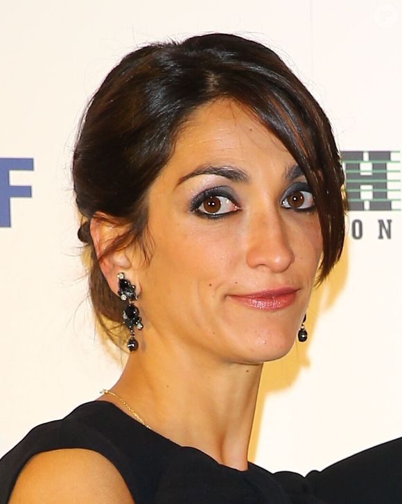 Isabelle a un poste clef dans les coulisses du feuilleton...

Isabelle Regourd - Soirée de Gala "Africa on the Rock" de l'AMREF Flying Doctors en partenariat avec la Fondation Princesse Charlene de Monaco à l'hôtel de Paris, le 17 octobre 2015 à Monaco. 
© Bruno Bebert / Olivier Huitel / Pool Restreint / Bestimage