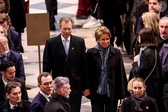 Il est par exemple largement devancé par le grand-duc Henri de Luxembourg (4 milliards de dollars).

Le grand-duc Henri de Luxembourg, La grande-duchesse Maria Teresa de Luxembourg - Messe de consécration du mobilier liturgique de la cathédrale Notre-Dame de Paris, le 8 décembre 2024. Joyau de l’art gothique, lieu de culte et de culture, symbole universel de la France et de son histoire, la cathédrale de Notre-Dame de Paris rouvre ses portes les 7 et 8 décembre, cinq ans après le terrible incendie ravageur, survenu le 15 avril 2019. 
© Cyril Moreau / Bestimage