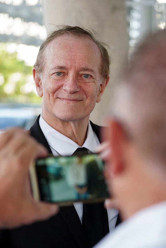 Semi-exclusif - Francis Huster - Festival "Les Hérault du Cinéma et de la Télé 2025" au Cap d'Agde le 20 juin 2025. © Anne-Sophie Guebey/Bestimage
