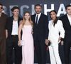 Mais de quoi s'agit-il ? 

Mia Regan, Romeo Beckham, Cruz Beckham, Harper Beckham, David Beckham, Victoria Beckham, Brooklyn Peltz Beckham et Nicola Peltz Beckham à Londres. Action Press / Bestimage