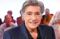 Frédéric François et son petit-fils Matéo dans "Vivement dimanche"