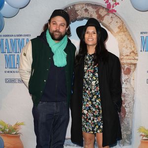 Arthur Jugnot et sa femme Flavie Péan - Soirée de gala pour la première de la comédie musicale "Mamma Mia ! Le Musical" au Casino de Paris le 26 octobre 2023. © Coadic Guirec/Bestimage