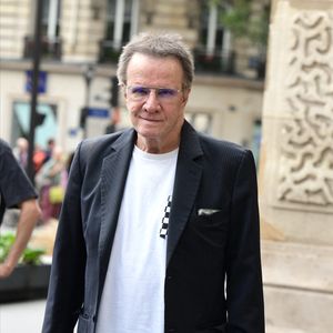 "Léger malaise par hypoglycémie, sans autre conséquence" a indiqué le journaliste de l'AFP Jean-François Guyot sur X

Christophe Lambert - Mariage de Claude Lelouch à la mairie du 18ème à Paris. Le 17 juin 2023.
Crédit : Agence / Bestimage