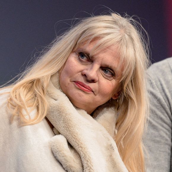 Isabelle Nanty poursuit sa convalescence après un accident de la route survenu en septembre, qui lui a causé notamment un traumatisme cervical et plusieurs côtes cassées. 

Isabelle Nanty assistant à la projection du film Les Tuche 3 lors du 21e Festival du film de comédie à L'Alpe d'Huez, France. Photo par Julien Reynaud/APS-Medias/ABACAPRESS.COM